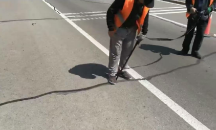 贴缝带施工